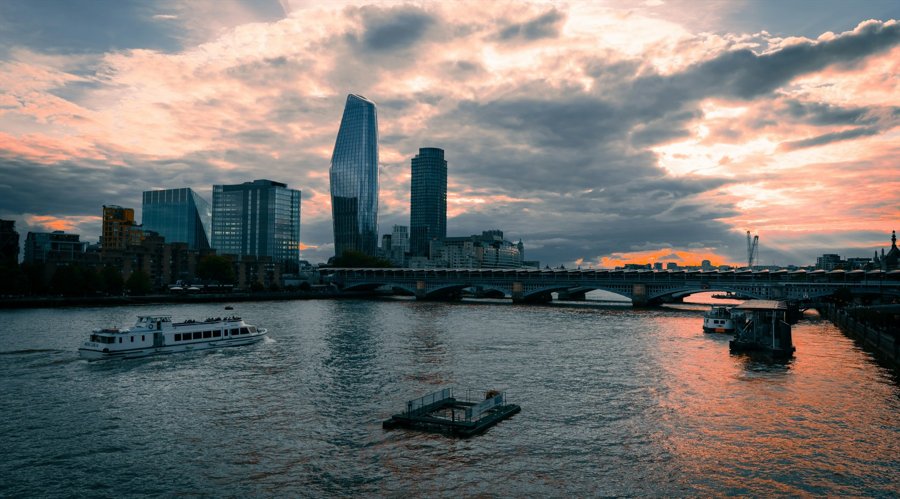 "感恩20年相伴，回馈20年老朋友"&mdash;「廿享新生」百大电器20周年老顾客回访